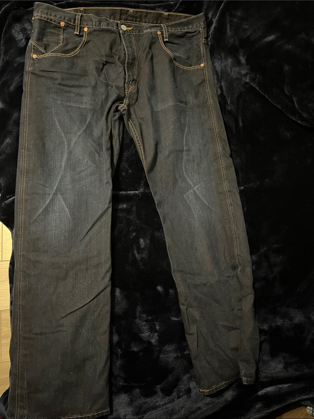 Levi's Black Straight-Leg Jeans with Contrast Stitching